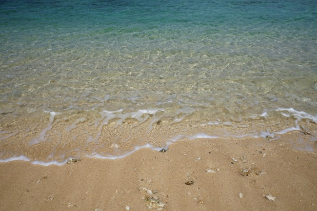 宿の前の海