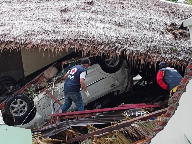 インドネシアスンダ海峡で発生した津波による被害