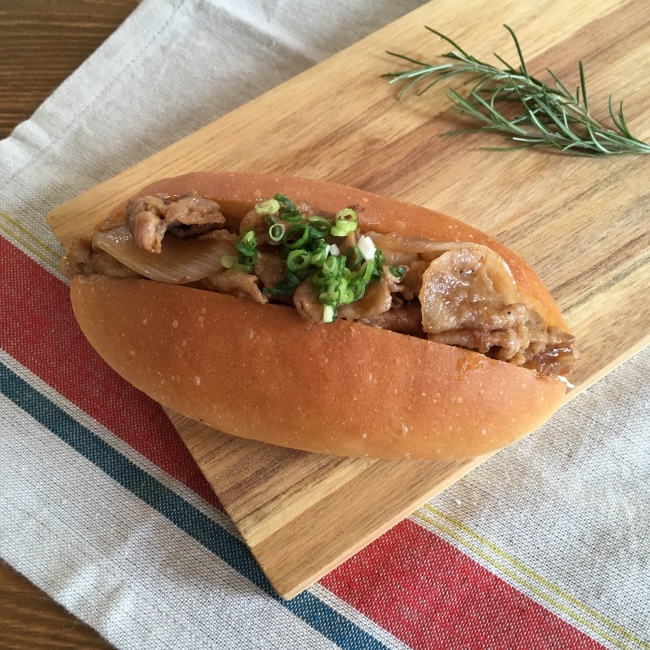 こだわり讃玄豚ピリ辛焼肉サンド