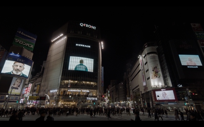 渋谷スクランブル交差点　放映の様子