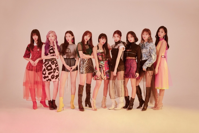 TWICE　© CJ ENM Co., Ltd, All Rights Reserved