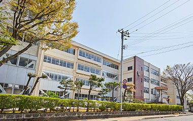 高岡市立定塚小学校