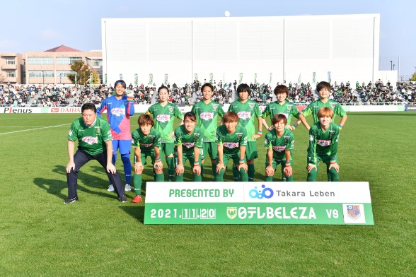 選手との集合写真（©TOKYO VERDY）