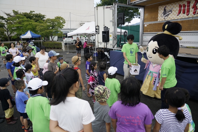 川俣町公式キャラクター「小手姫様」による子ども達とのじゃんけん大会