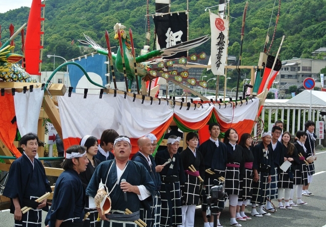 和歌祭　御船歌　画像提供：芸団協