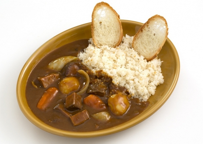 サーバルのみようみまねカレー