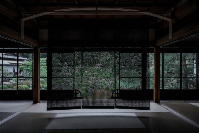 「~STORYGENIC KYOTO~ IN-EI RAISAN」会場展示風景（作家：SaschaNordmeyer「陰翳」）