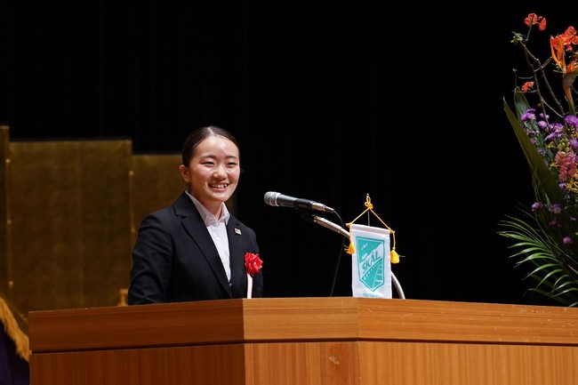 英語部門最優秀賞受賞 昼間部英語専攻科2年 菅原琳嘉さん（桐蔭学園高校〔神奈川〕出身）「Combined hospitality ～Languages and Technology～」