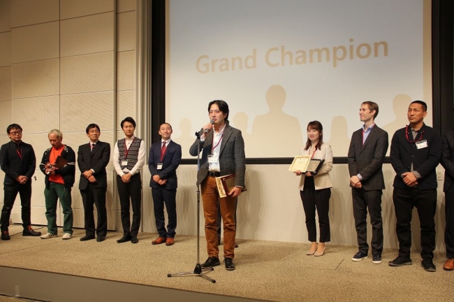 「KVeCS 2018Grand Finale」優勝後にスピーチをする窪田望