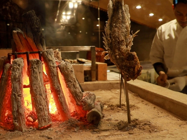 炉端原始焼きの様子