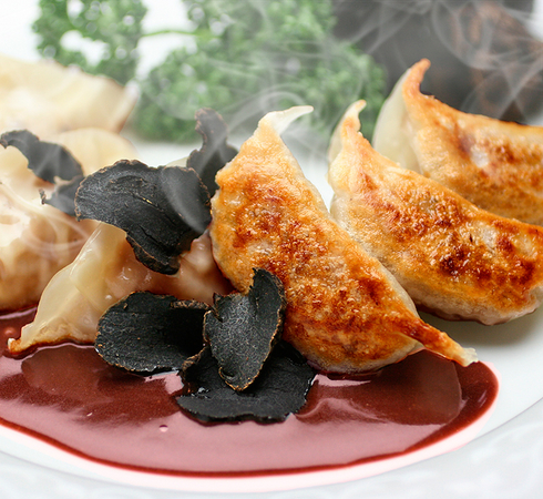 夏目家　トリュフ餃子赤ワインソース仕立て