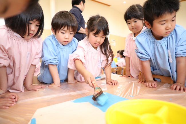 子どもたちの真剣な顔！完成が楽しみです。