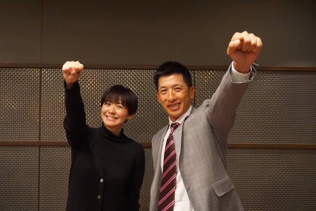 矢野燿大監督（右）、武田和歌子アナ（左）