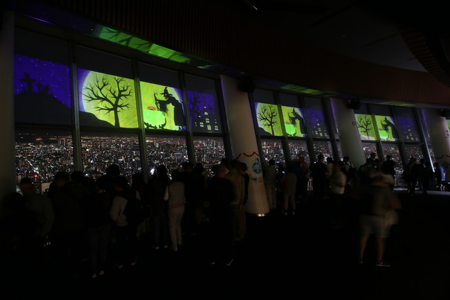 「SKYTREE ROUND THEATER（R）」 ハロウィン限定プログラム（過去の様子）©TOKYO-SKYTREE