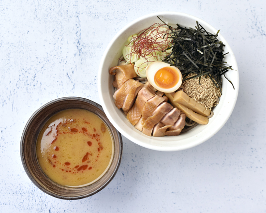 鶏チャーシューかつお節バターつけ蕎麦