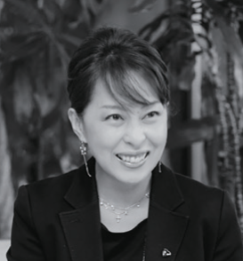 坪井菜穂子氏