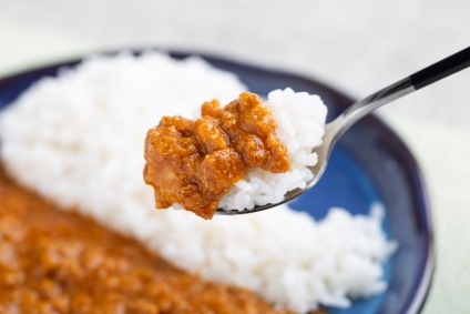 トマトたっぷりのキーマカレー。マイルドな辛さでお子様でも食べやすい味わい。