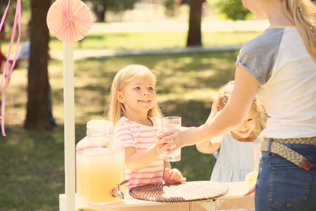 アメリカの子供のレモネード販売風景イメージ