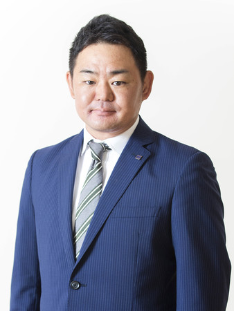 小正 芳嗣 氏