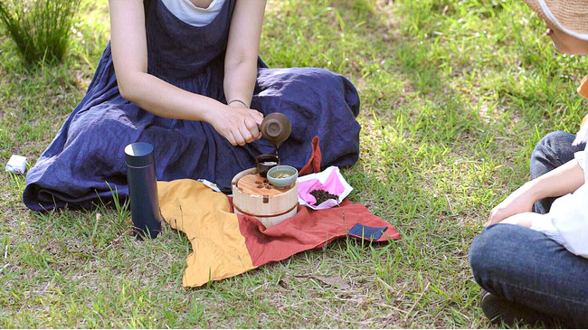 茶箱「香茶里」で野点を楽しむ