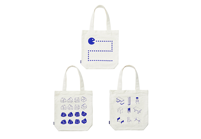 “25TH ORIGINAL TOTE BAG” グラフィカルなイラストとテレンス・コンランのメッセージがプリントされたトートバック。やや大きめのサイズ感が日常使いに便利です。3,200円（税抜）