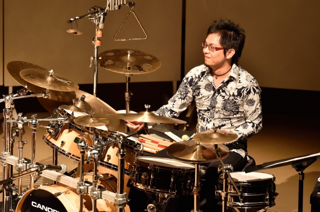 新村泰文(ds)　Hirofumi Shinmura