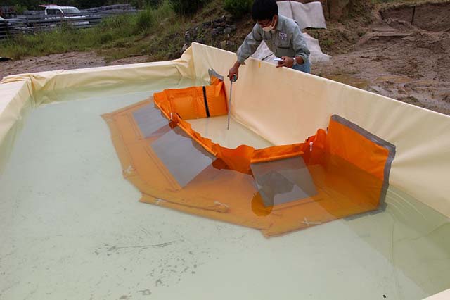 デルタパネルの止水実験の様子（注水後）