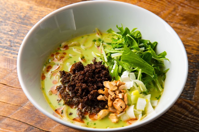 牛清湯　緑担々麺(ほうれん草)　1,300円