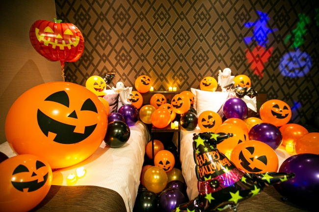 ▲見ているだけでHAPPYな気分に！ ハロウィン仕様のデコレーションルーム