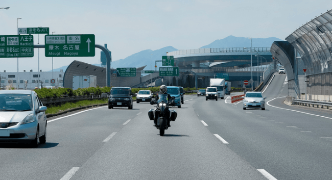 高速道路での実証試験の様子