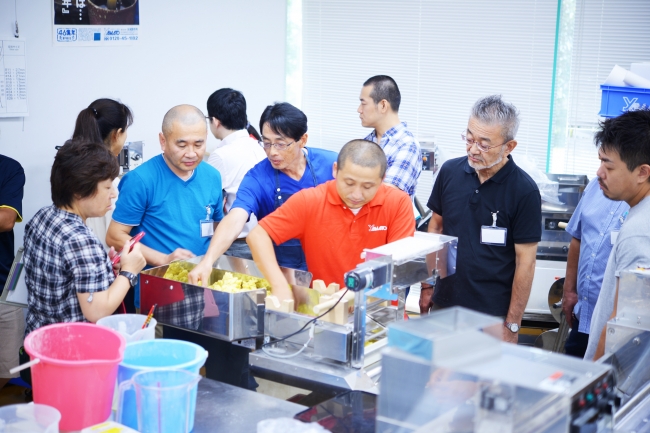 イベント内での製麺実習の様子