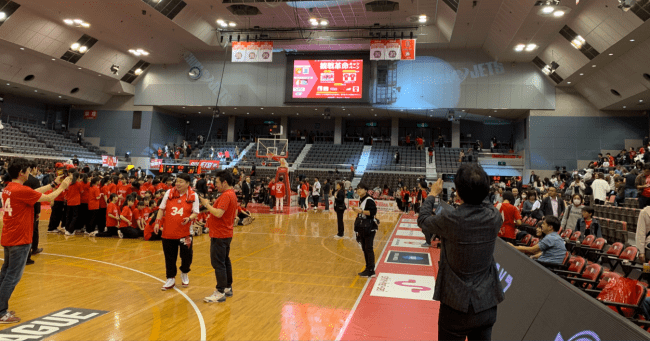 試合会場内ディスプレイでのキャンペーン告知