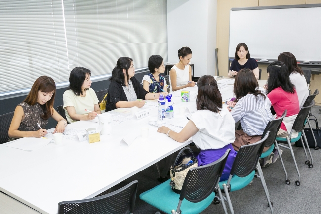 読者審査会の様子