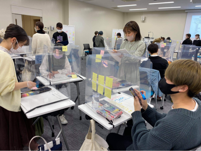 叡啓大学ソーシャルシステムデザイン入門の授業風景