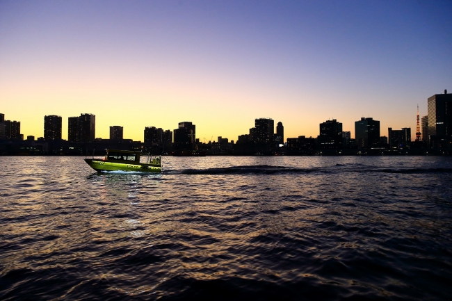 海抜ゼロメートルからの夜景は圧巻。