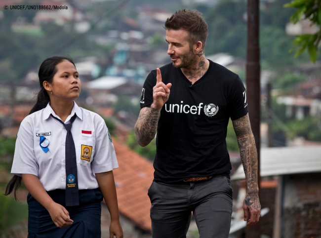 スリプンさんとデイビッド・ベッカム大使。 (2018年3月27日撮影) © UNICEF_UN0188662_Modola