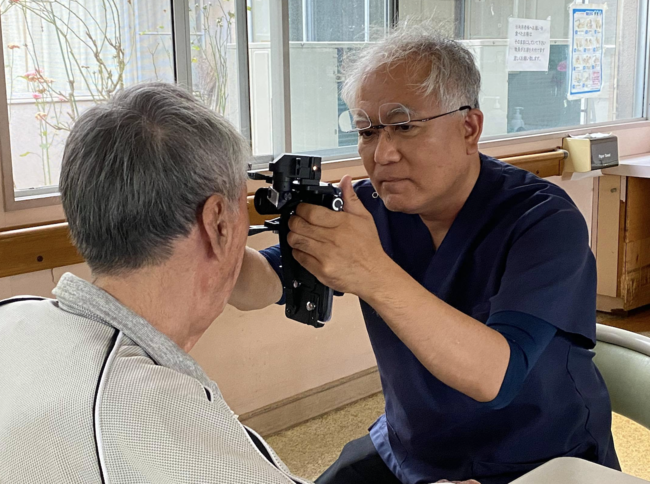 離島診療所長の石光医師