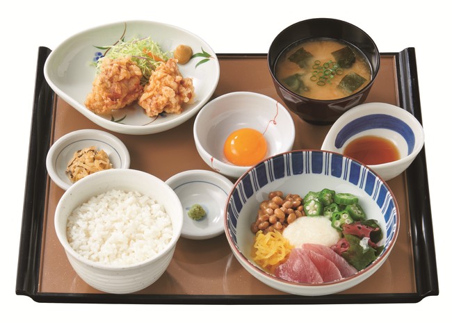 ねばとろごはんととり天の定食 890円（税込）