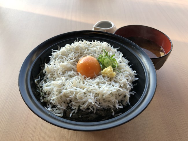 釜揚げしらす丼（880円）