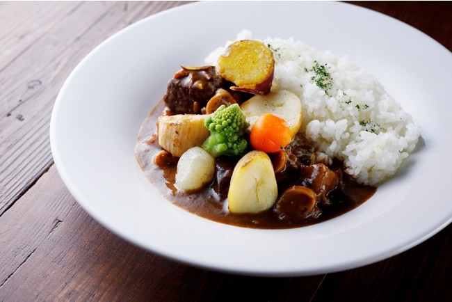 ダイニングレイクビュー　秋メニュー　近江牛カレー秋野菜添え