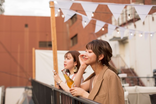 THE DECKでは世界のビールと船上をイメージした空間で海外気分が味わえます