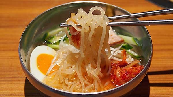 岩手県盛岡市の名物麺料理「盛岡冷麺」