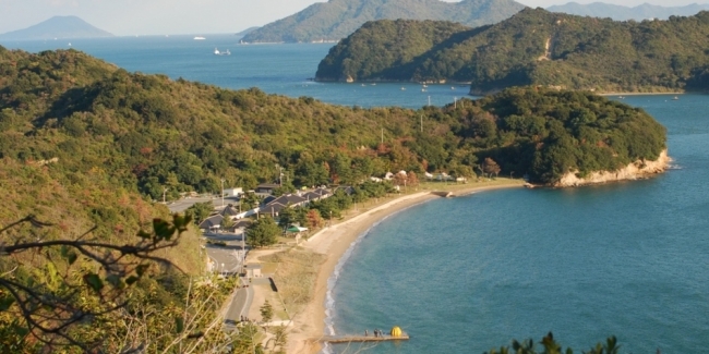 【つつじ荘】琴弾地海岸に面した一軒宿