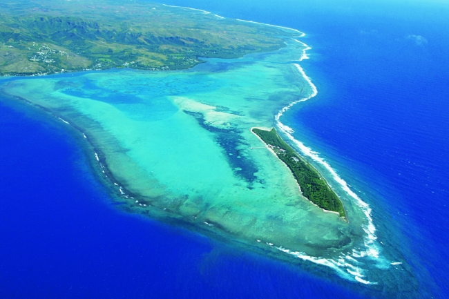 ＜グアム　ココス島（空撮）＞