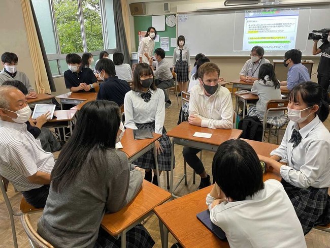 大阪夕陽丘学園高校における活動の様子