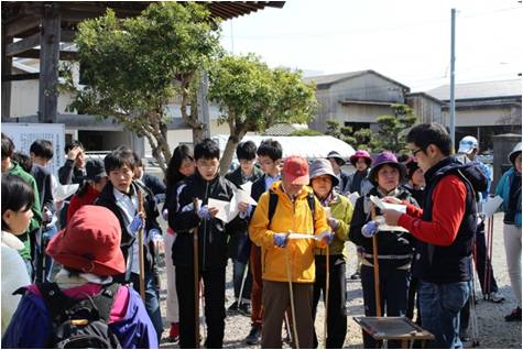 地域の方とフィールドワーク