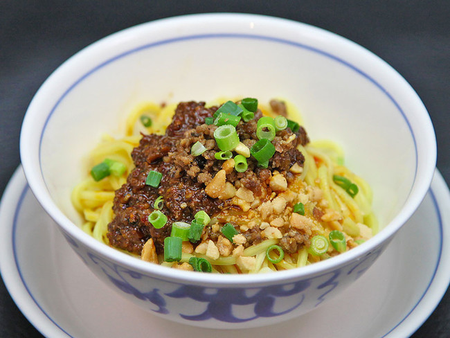 「幻の屋台式担担麺　450円（税抜）