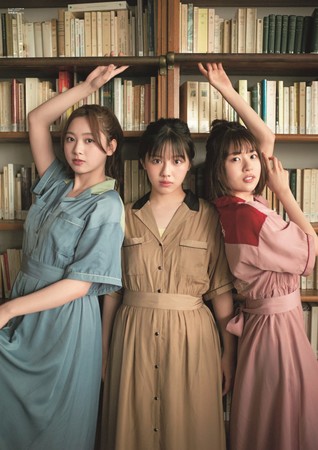 「B.L.T.2021年8月号」別冊付録：富田鈴花＆松田好花＆渡邉美穂（日向坂46）両面超ビッグポスター＜表＞