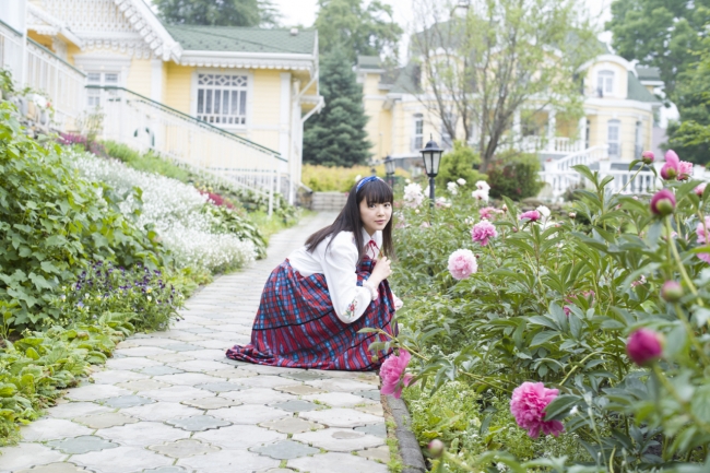 中山莉子ファーストソロ写真集「中山莉子の写真集。」（東京ニュース通信社刊）