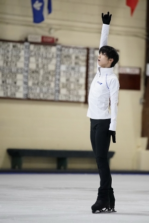 KISS & CRY 2018-2019シーズン開幕号 （表紙・巻頭特集／羽生結弦選手）（東京ニュース通信社刊）